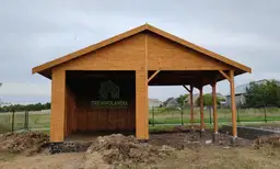 Magda - duża drewniana wiata na dwa auta, z dodatkowym schowkiem