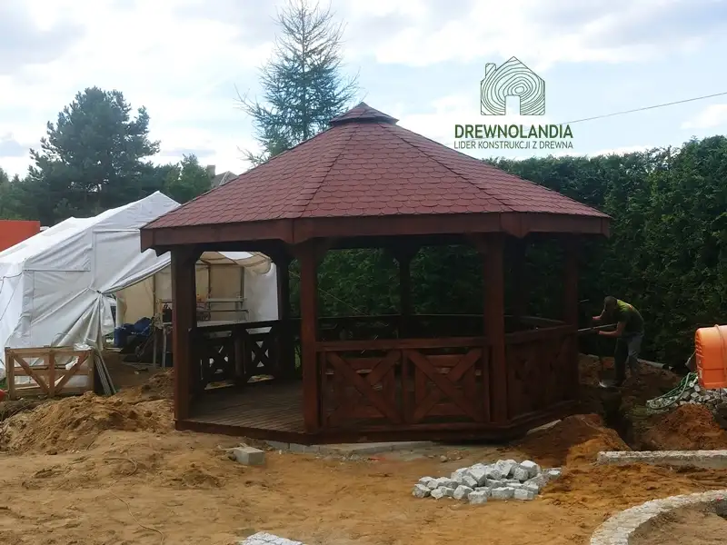 Duża ośmiokątna drewniana altana Eliza, doskonała do przestronnych ogrodów