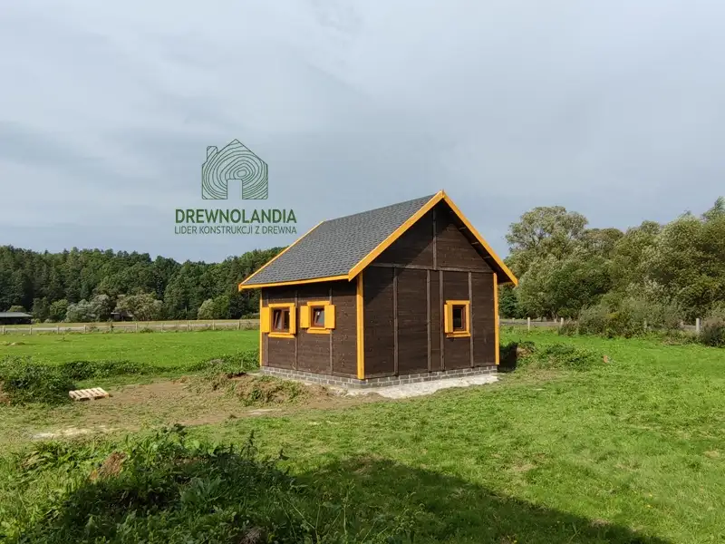 Domek CRA2 – drewniany domek z antresolą, idealny na działkę