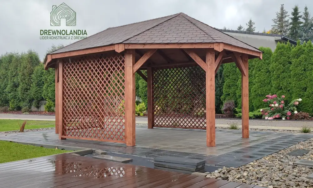 Altanka ogrodowa Monika, owalna wiata z drewna o wymiarach 3,5x5,5 m