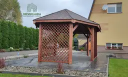 Drewniana owalna wiata Monika, praktyczne i estetyczne rozwiązanie do ogrodu