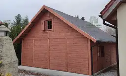 Podwójna wiata samochodowa z drewna Magda, stylowa i przestronna