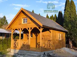 Drewniany domek letniskowy Amadeusz II z antresolą i tarasem