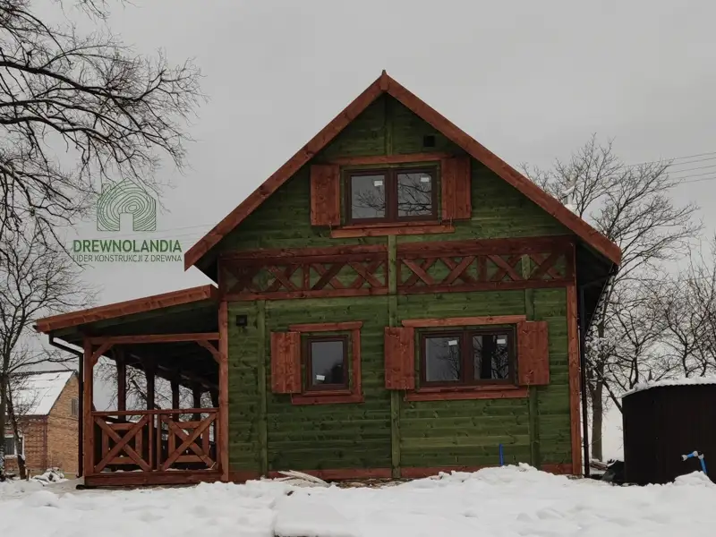 Drewniany domek CRP6 – całoroczny, z ociepleniami i malowaniem