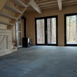 CRA13 - Drewniany domek rekreacyjny z przestrzenią użytkową, idealny na działkę