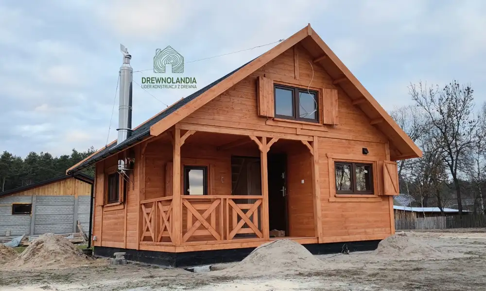 Drewnolandia CRA4 – domek z antresolą, transport i montaż w cenie