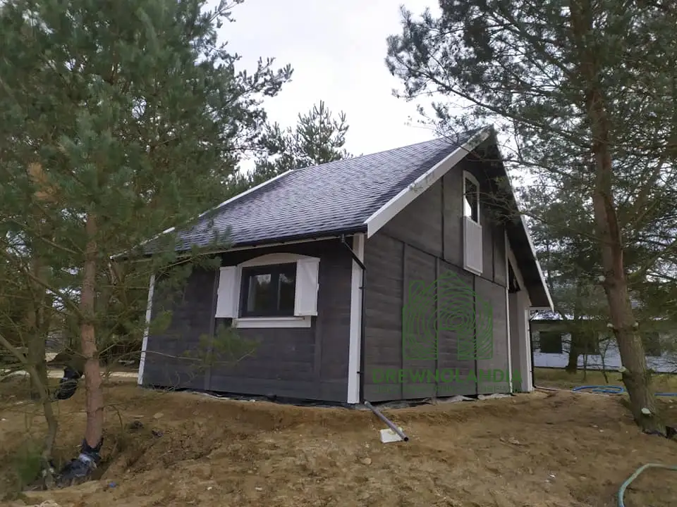 Drewniany domek CRP9 PLUS – wnętrze z widokiem na salon