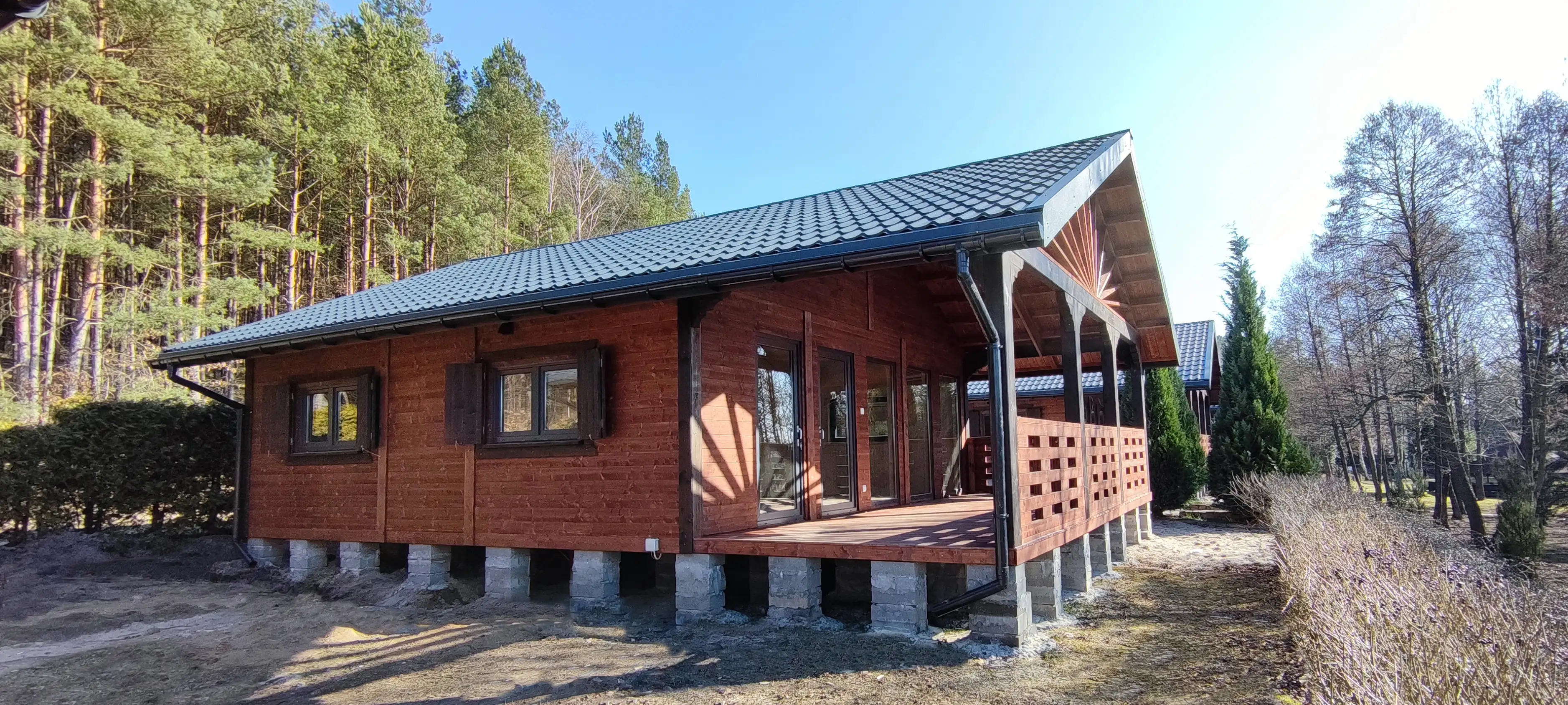 Naturalny domek CRK13 – drewniana konstrukcja całoroczna