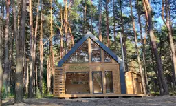 Domek drewniany typu brda o powierzchni 35 m² z oferty Drewnolandia