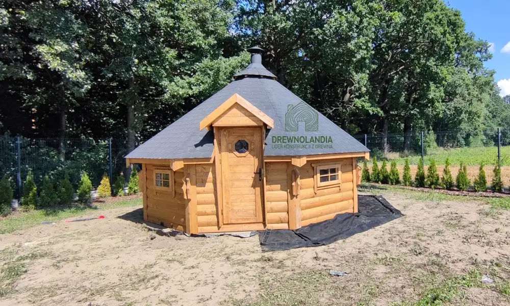 Model "Jan", drewniany domek grillowy od Drewnolandii, wymiary 4,8m