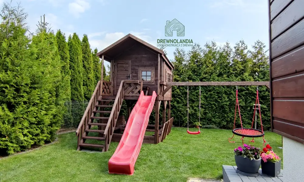 Drewniany domek Lolek z huśtawką i zjeżdżalnią dla dzieci