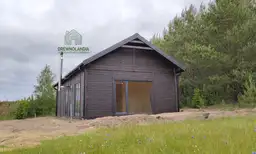 Widok domu CRK1 PLUS – drewniany dom całoroczny z przestronną bryłą i tarasem