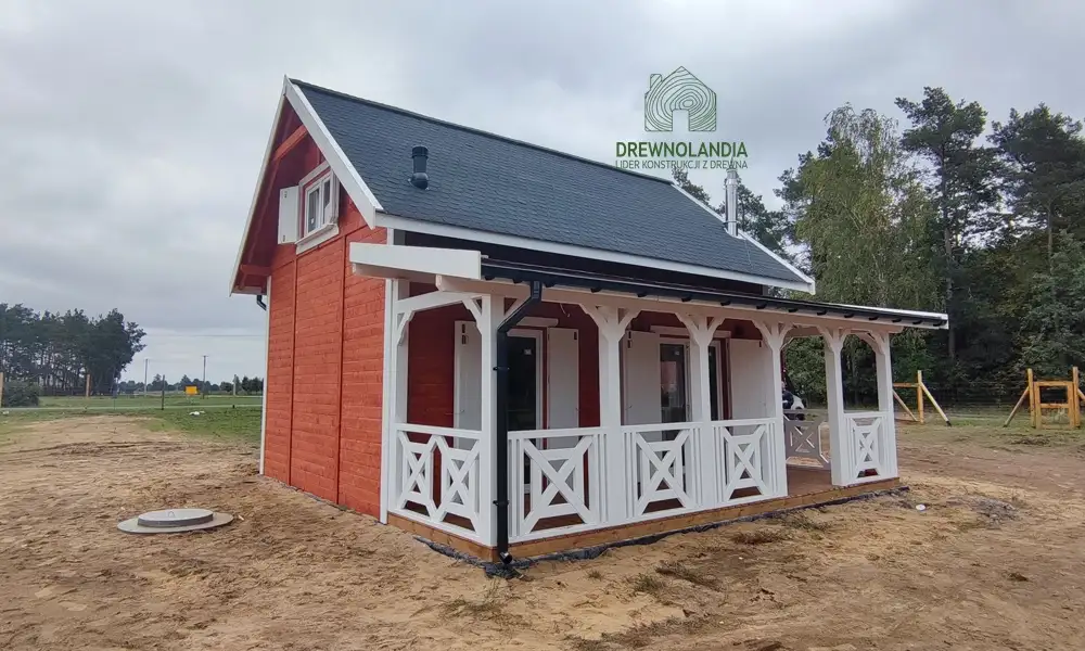Drewniany domek CRP6 z poddaszem – Drewnolandia