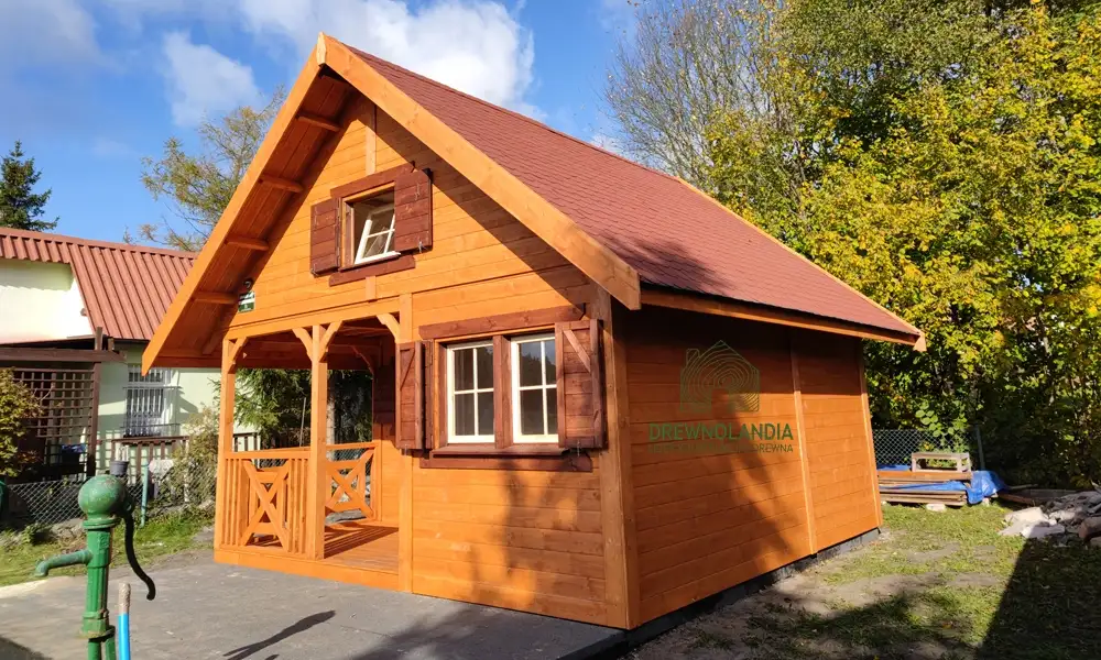 Dom drewniany Wiktor II z tarasem, wymiary 5x5 m, powierzchnia 25m²