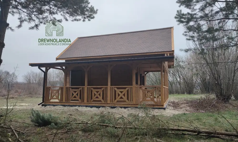 CRP6 – domek całoroczny z tarasem, drewniany