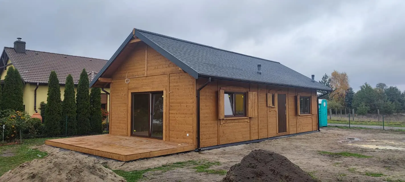 Drewniany dom rekreacyjny CRK17 – o wymiarach 11x6m, powierzchnia 66m², nowoczesny i funkcjonalny