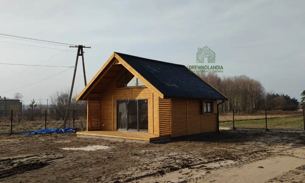 Drewnolandia – domek CRA6, solidna konstrukcja z antresolą