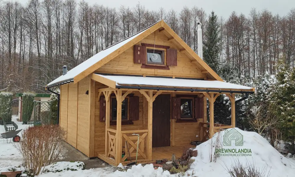Marcel II, domek z tarasem drewniany, 25m², idealny na działkę, Drewnolandia