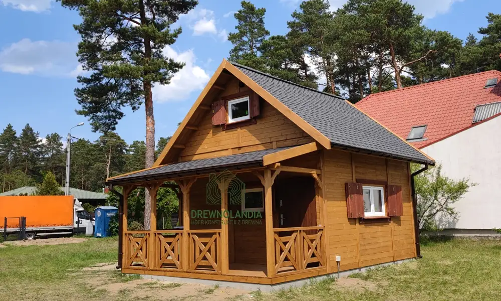 Drewniany domek z antresolą i tarasem Marcel II, estetyczny i funkcjonalny