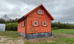 Domek drewniany CRA8 – nowoczesna konstrukcja z antresolą