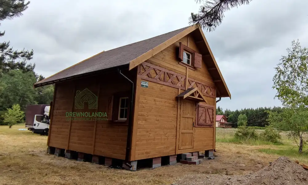 Całoroczny domek drewniany CRA2 z antresolą – komfort i funkcjonalność