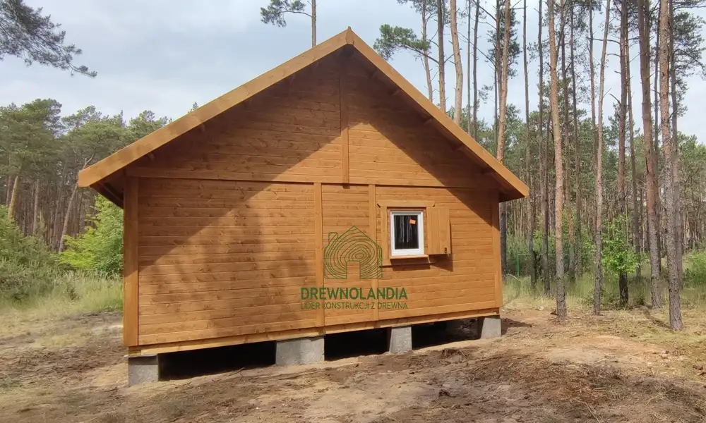 Drewniany rekreacyjny domek CRA4 – 35m² przestrzeni w stylowej konstrukcji