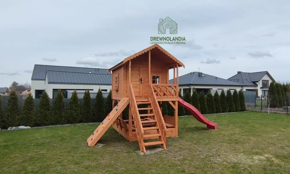 Domek dla dzieci Bolek - 2,8m x 2m z małym placem zabaw