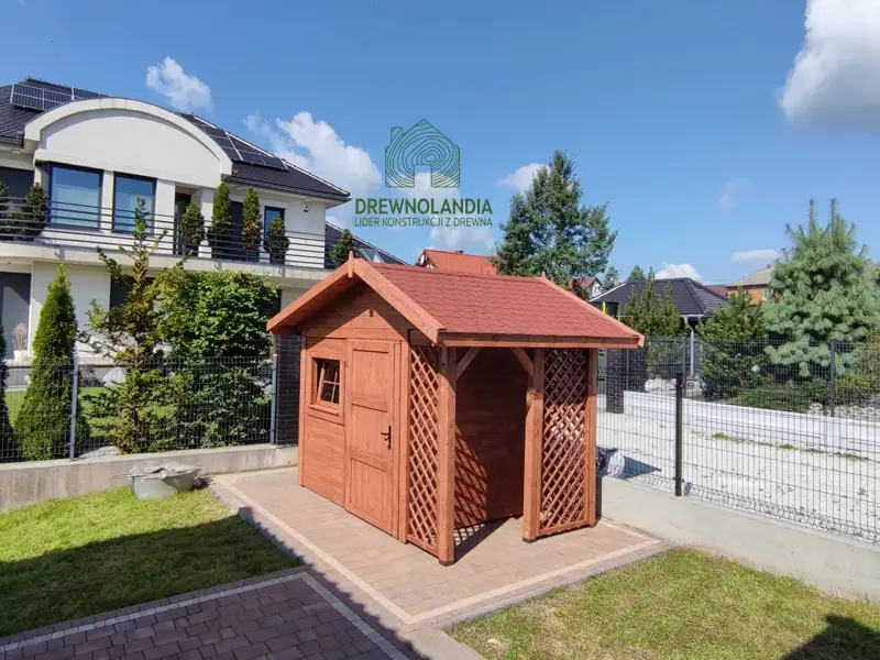 Drewniany składzik narzędziowy Bonifacy, praktyczny domek do przechowywania narzędzi