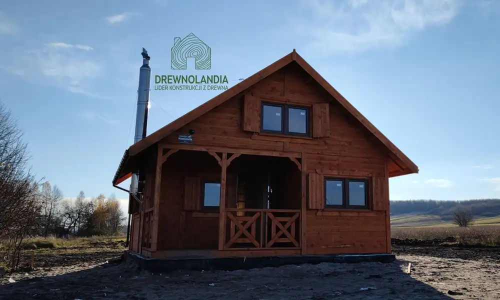 Drewniany rekreacyjny domek CRA4 – całoroczna wygoda w nowoczesnym stylu