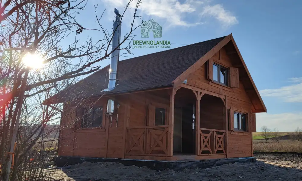 Drewniany domek CRA4 – stylowa przestrzeń na każdą porę roku
