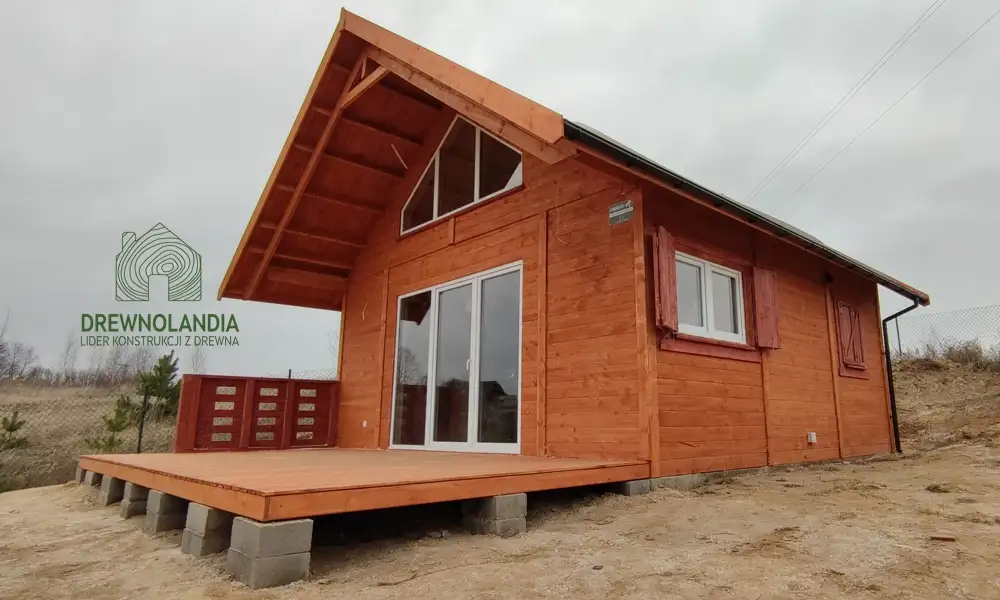Drewniany domek CRA6 od Drewnolandii – elegancka przestrzeń rekreacyjna