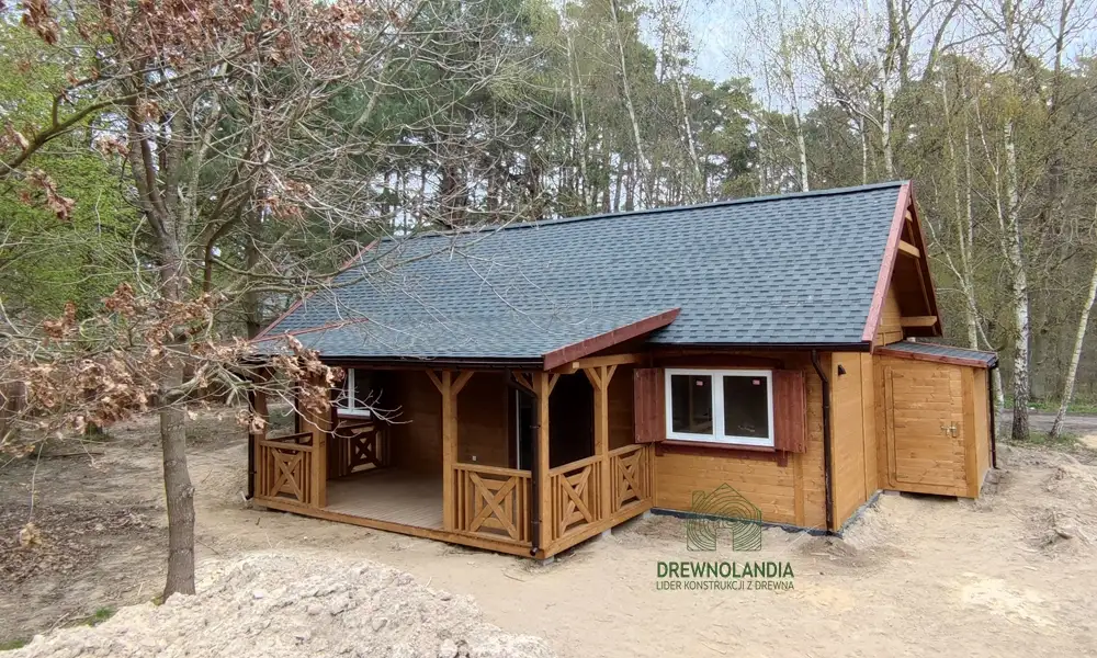 CRK1 Drewnolandia – domek drewniany z tarasem, całoroczny, powierzchnia 70m²