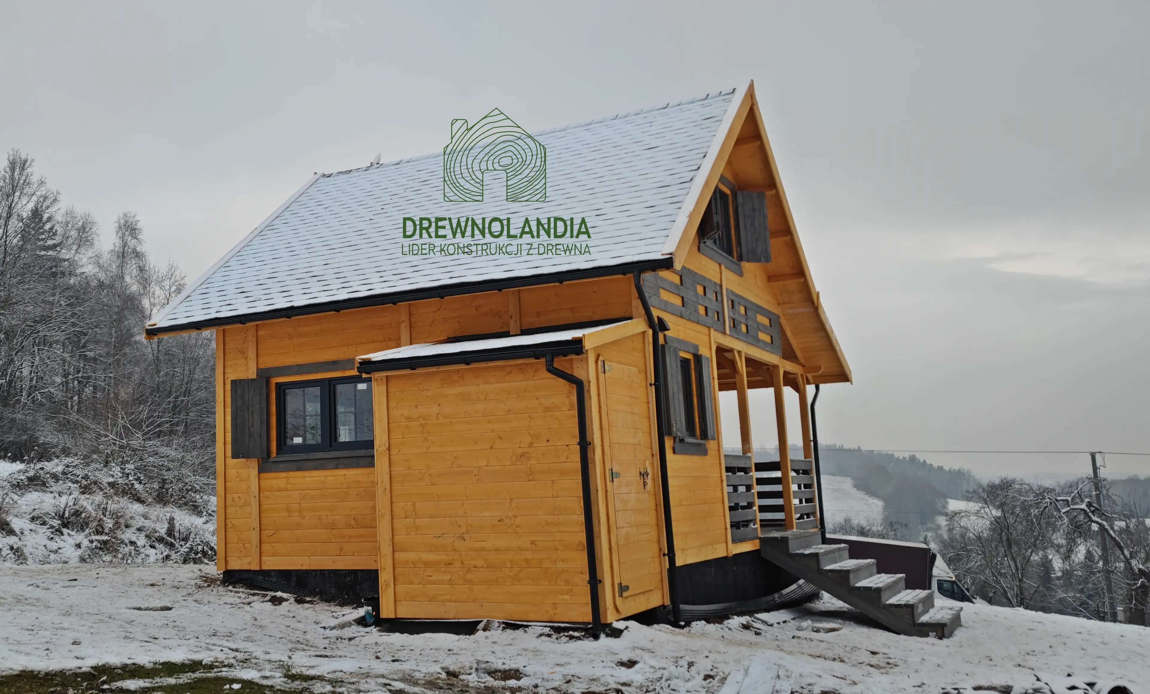 Drewniany domek z tarasem Mieszko II - domek letniskowy