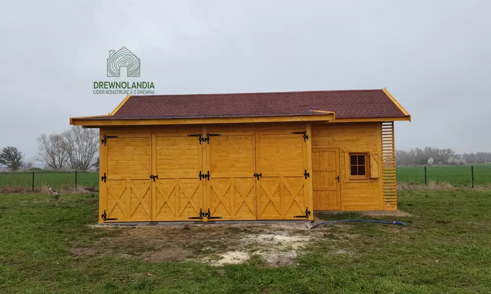 Drewniana wiata Oliwia Bis - garaż na dwa samochody, z dodatkowym zadaszeniem, wymiary 9x3,5 m