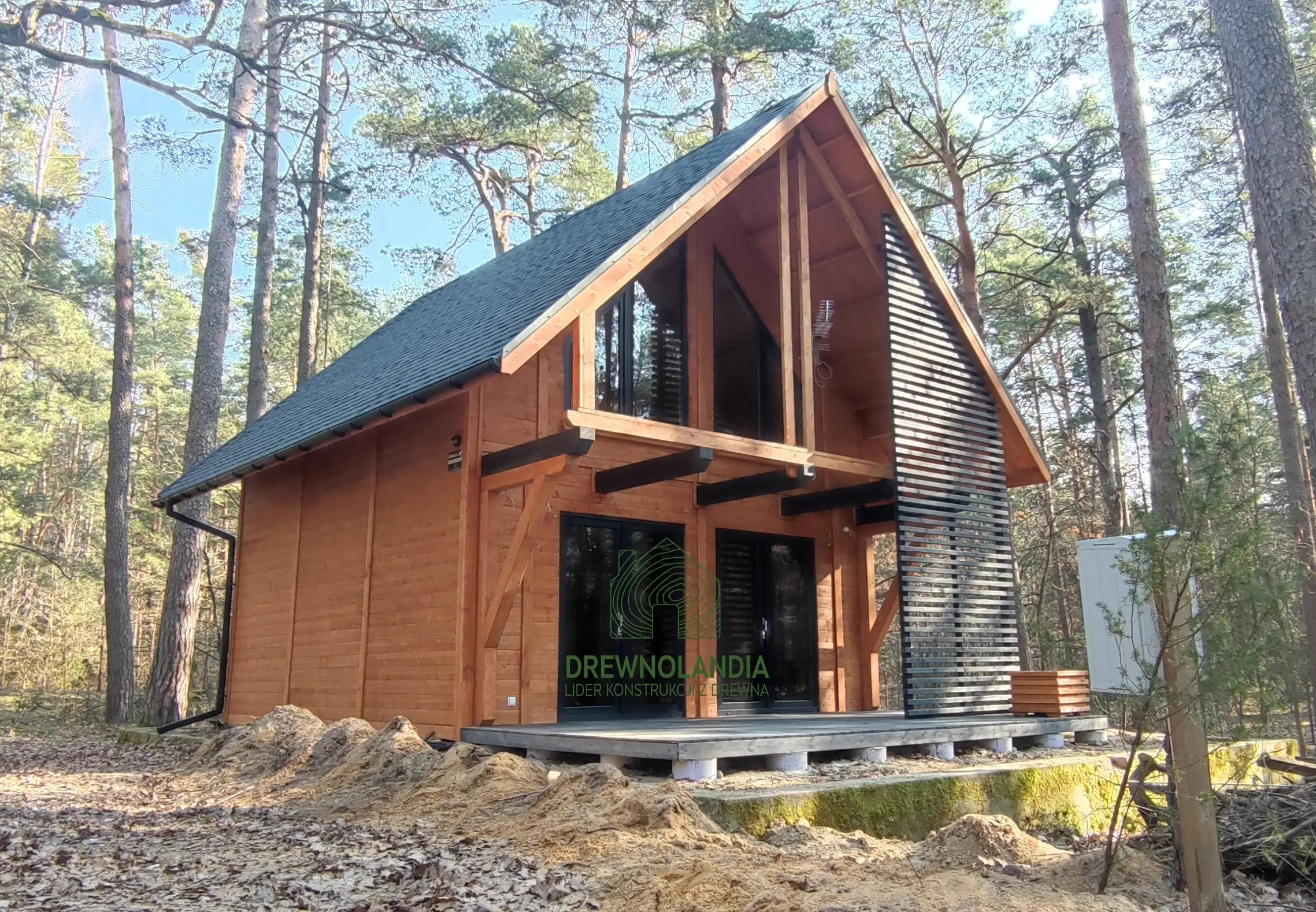 Całoroczny domek CRA10 z antresolą – projekt Drewnolandii o powierzchni 35m²