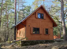 Domek rekreacyjny CRA10 na działkę – nowoczesny projekt Drewnolandii