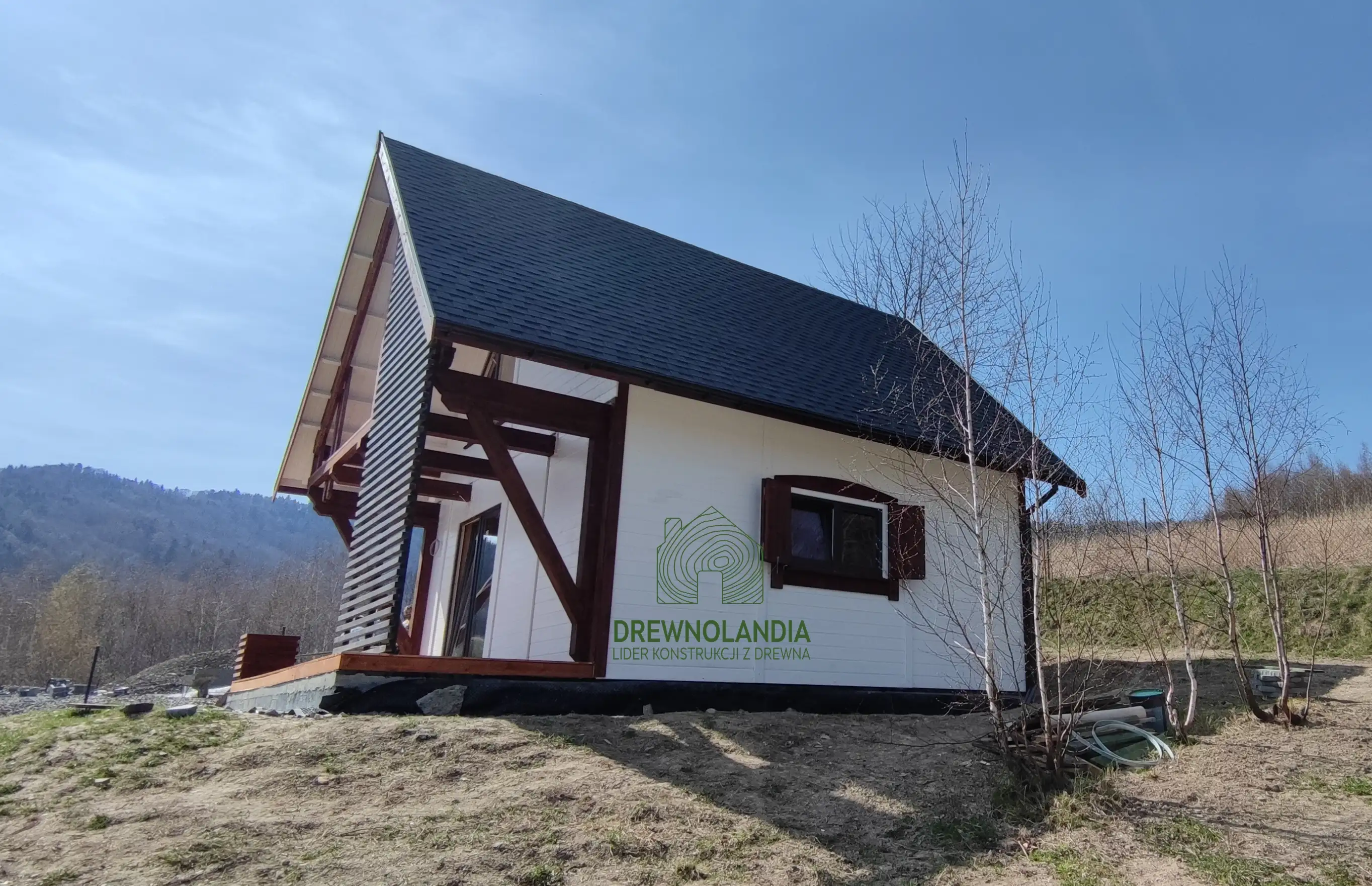 Drewniany domek rekreacyjny CRA10 – całoroczny projekt Drewnolandii o powierzchni 35m²